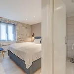Palace Luxury Retreat *