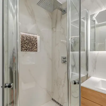 Palace Luxury Retreat Apartamento *