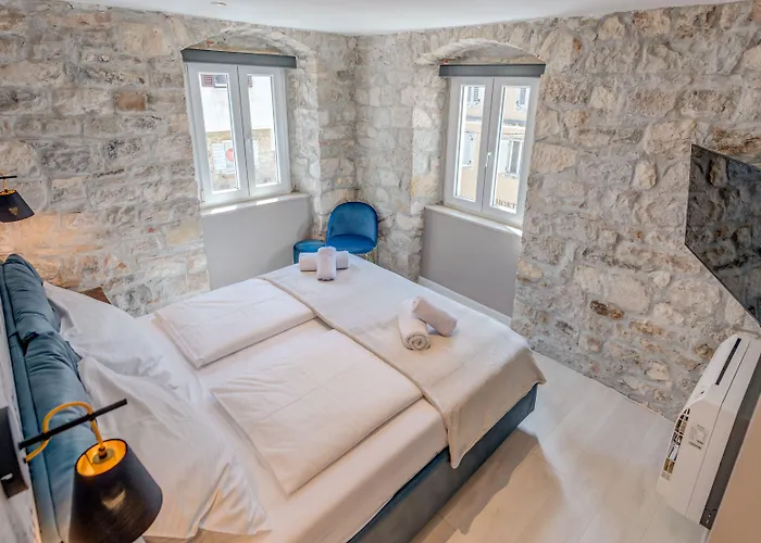 Palace Luxury Retreat