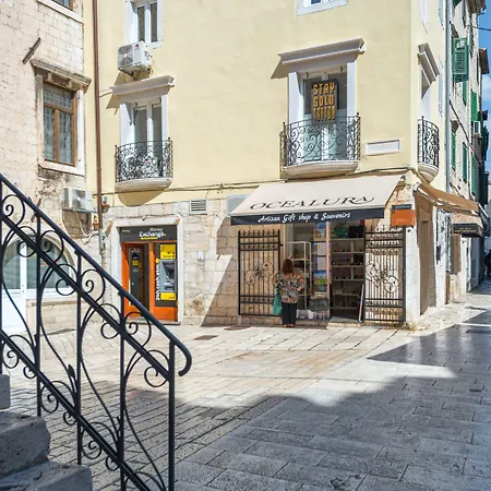 Palace Luxury Retreat Appartement *