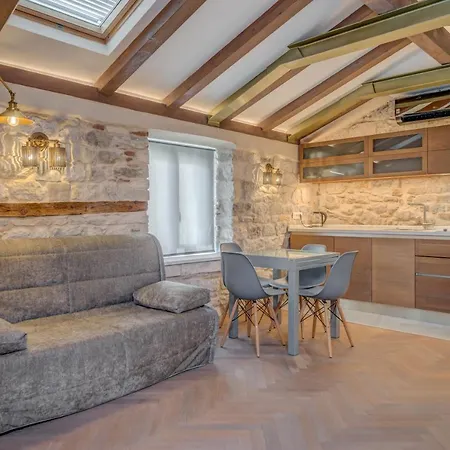 Palace Luxury Retreat سبليت