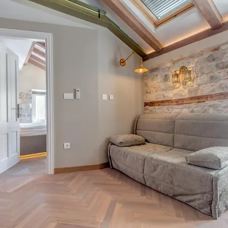 Apartamento Palace Luxury Retreat *
