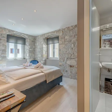 Apartamento Palace Luxury Retreat *