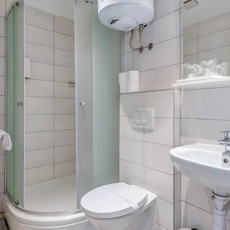 Palace Luxury Retreat *