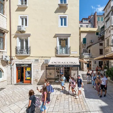 Palace Luxury Retreat - Old Town ספליט