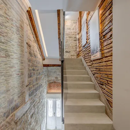 Palace Luxury Retreat - Old Town