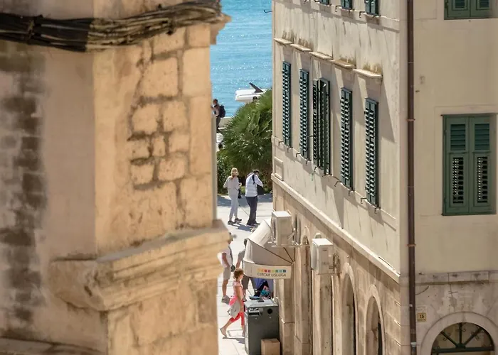 Palace Luxury Retreat