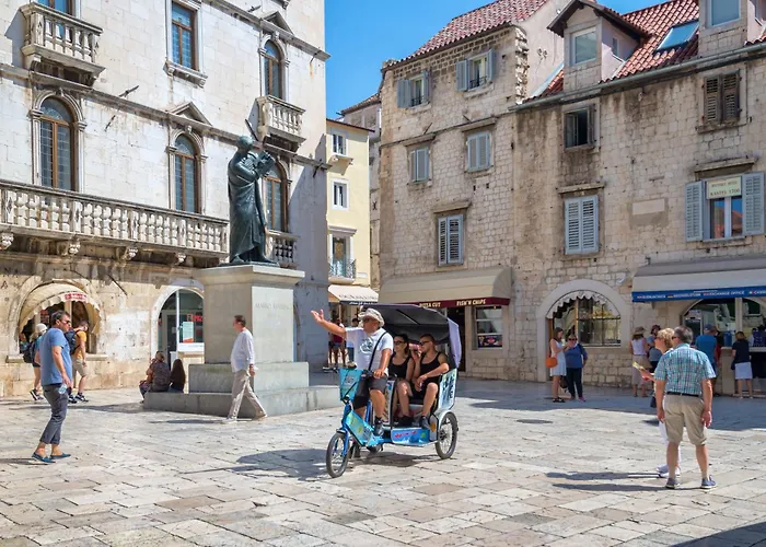 דירה Palace Luxury Retreat *