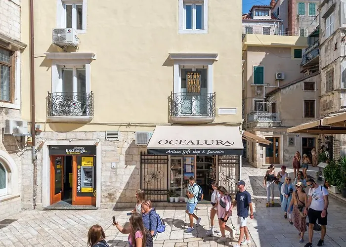 Palace Luxury Retreat ספליט