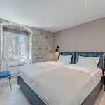 Palace Luxury Retreat *