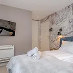 Palace Luxury Retreat Apartment